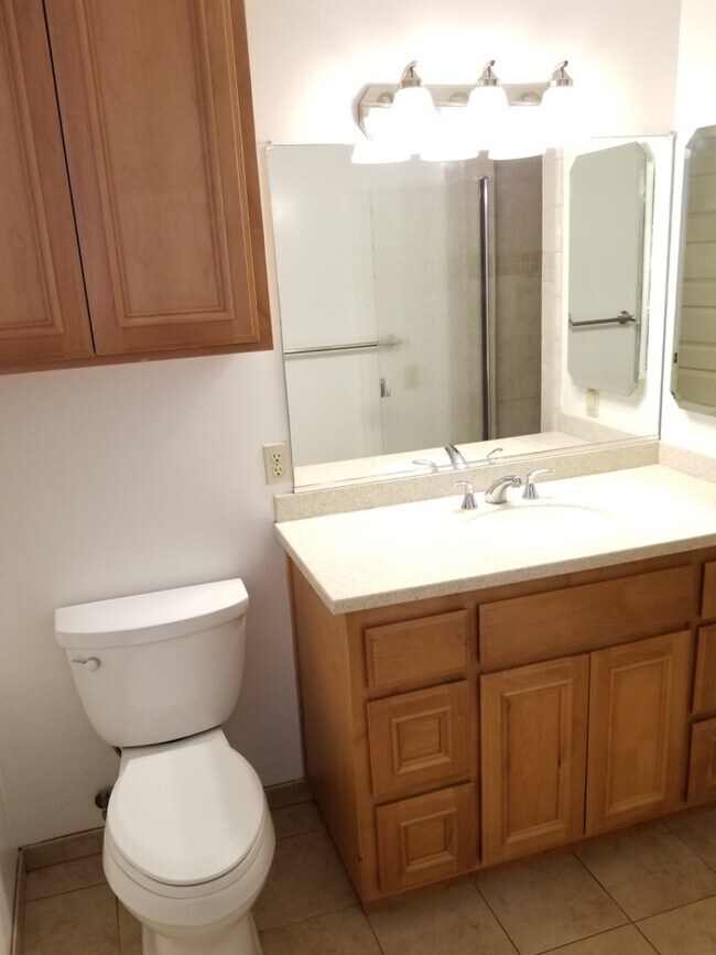 Foto del edificio - 746 W 3rd St