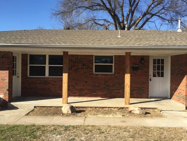 Building Photo - 1525 Ann Arbor Dr