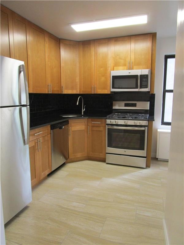 Building Photo - 321 East 22nd Street