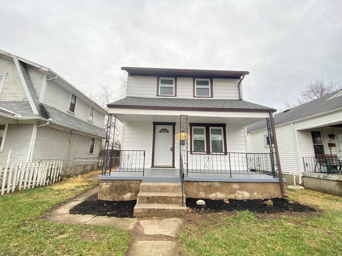 House at Gummer LOWERED RENT AND APPLIC... House Rental in Dayton