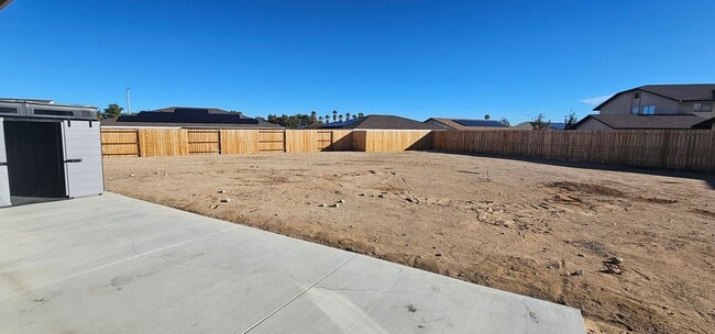Foto del edificio - Beautiful Solar-Powered 4 Bedroom Home Bui...