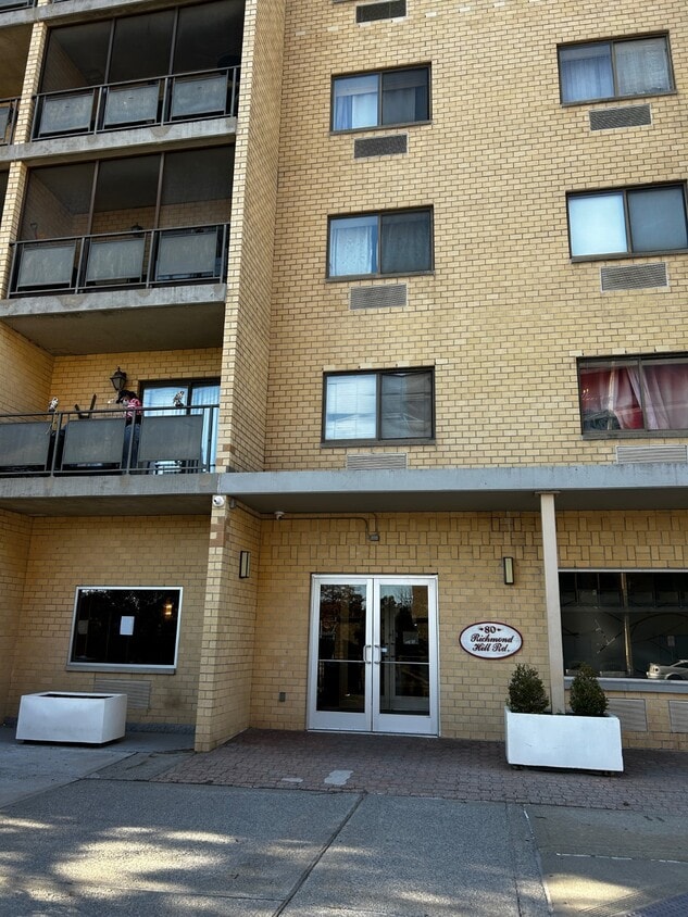 Primary Photo - 80 Richmond Hill Rd