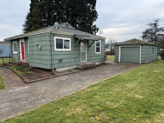 Foto del edificio - Updated 2 bedroom 1 bathroom house in Springfield!