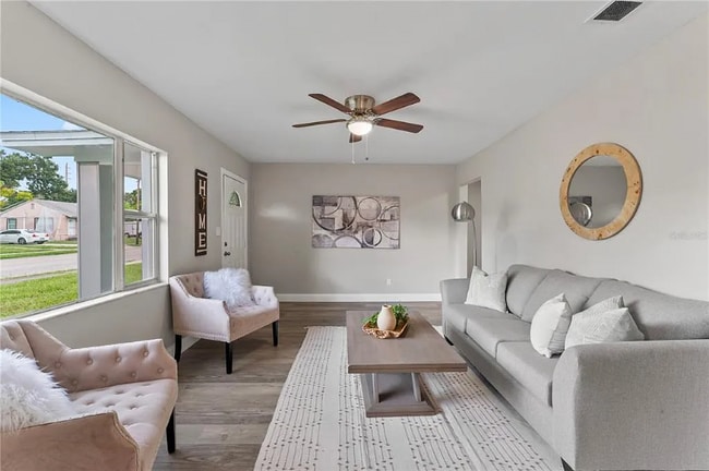 Photo - 200 37th St S House