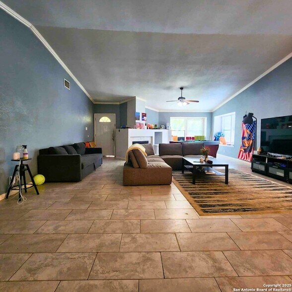 Building Photo - 10539 Country Flower