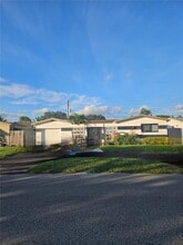 Building Photo - 7817 Fairway Blvd