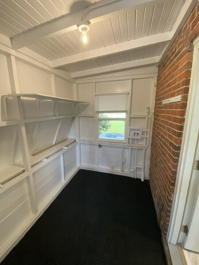 Foto del edificio - 3 bed 1 bath brick home in the heart of Pi...