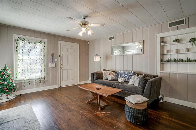 Foto del edificio - 3140 Rogers Ave