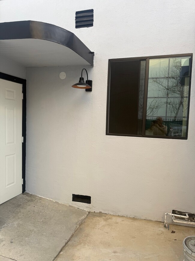 Photo - 1518 N Broadway Apartment