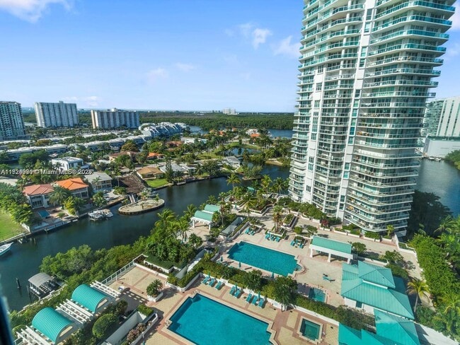 Building Photo - 16400 Collins Ave