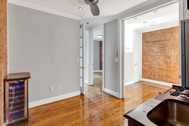Foto del edificio - 314 E 106th St