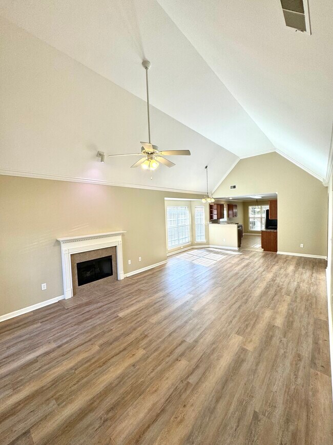 Building Photo - 2040 Willow Glenn Dr
