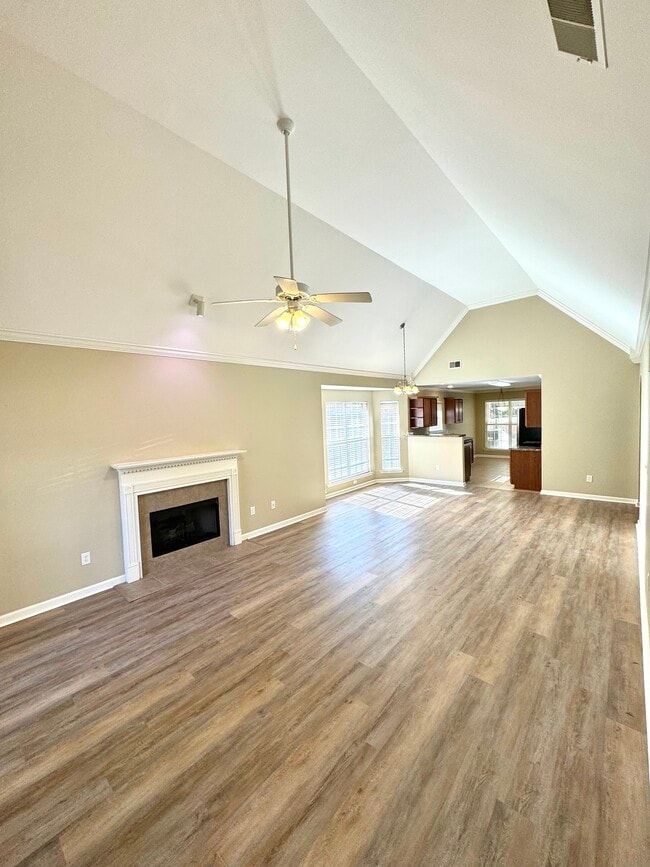 Foto del edificio - 2040 Willow Glenn Dr