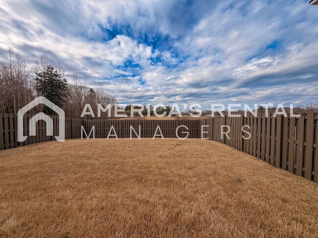 Foto del edificio - MOVE IN SPECIALS! Stunning New Construction with PRIVACY FENCE in Cullman, AL - Available Now!