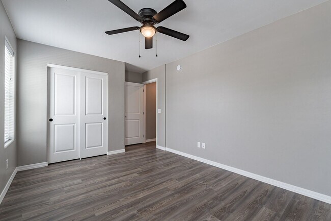 Foto del edificio - 830-832 E. 7th St. ( 830-1, 830-2, 832 )