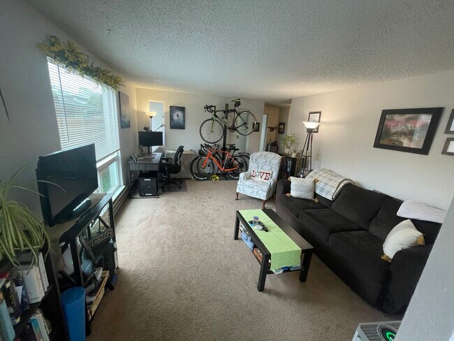 Building Photo - 9726 Ashworth Ave N