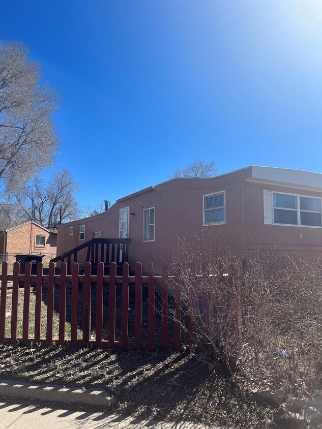 Primary Photo - 115 Briggs St