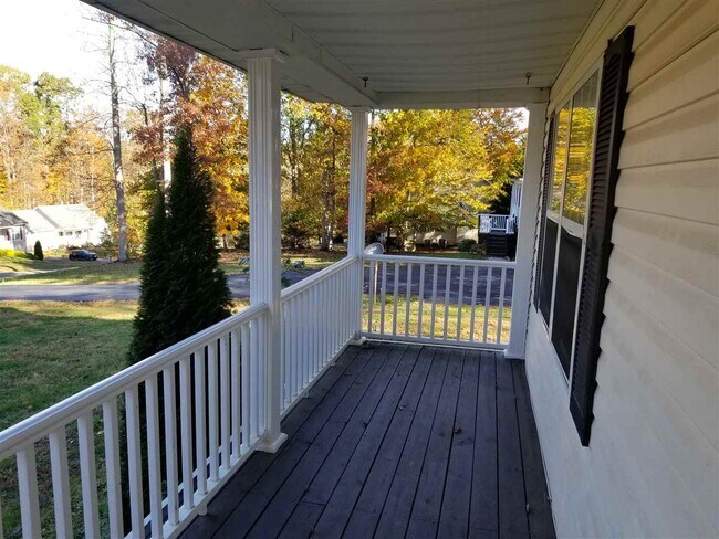 Building Photo - 52 Oak Terrace Dr