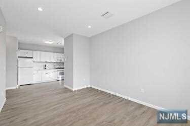 Building Photo - 118 2nd