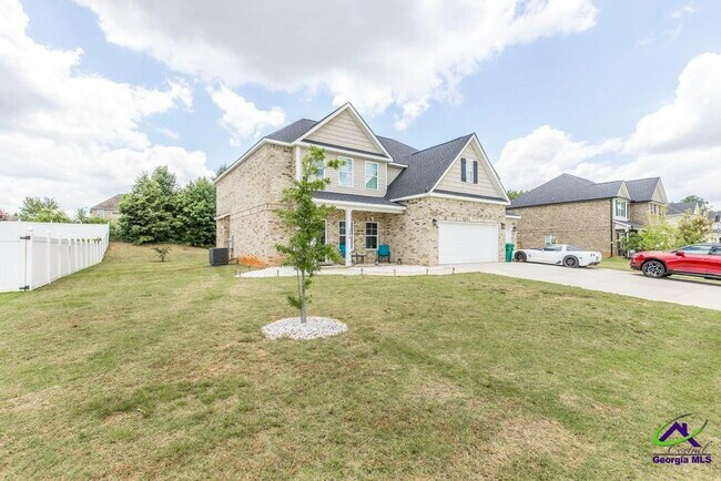 Foto del edificio - 244 Oakley Ct