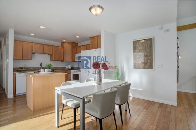 Foto del edificio - 8487 Everett Way