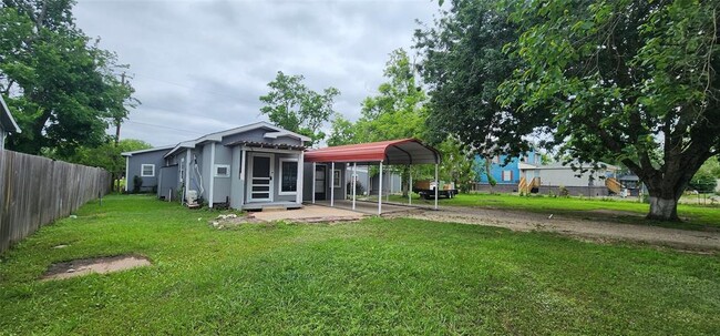 Building Photo - 5701 County Rd 288