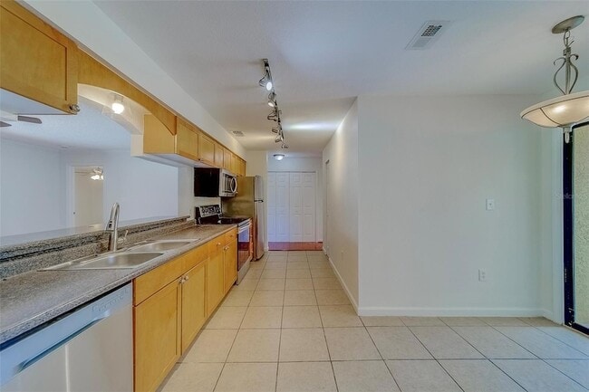Foto del edificio - 10195 Sailwinds Blvd N