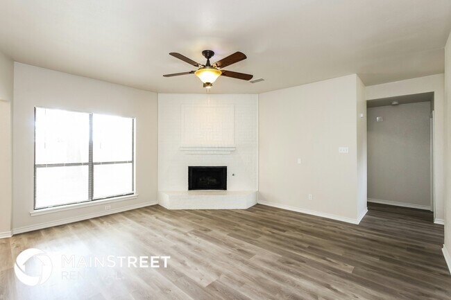 Foto del edificio - 9214 Chimneywood Dr