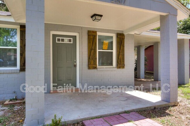 Foto del edificio - 2507 Elderberry Dr