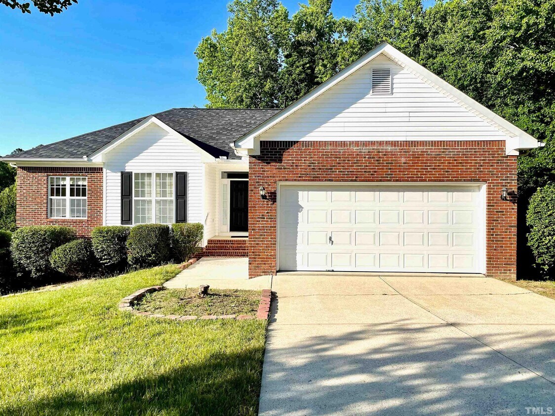 Primary Photo - 101 Elmview Dr