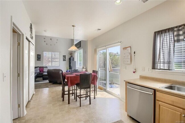 Foto del edificio - Charming 3 Bed/3 Bath Home in Thornton - G...