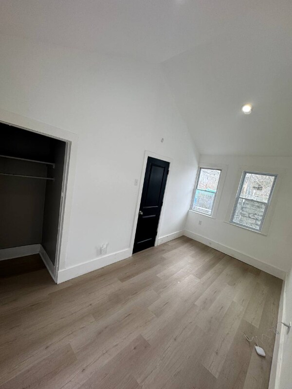 Foto del edificio - 287 6th St