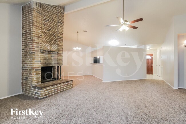 Foto del edificio - 4403 Pineville Ln