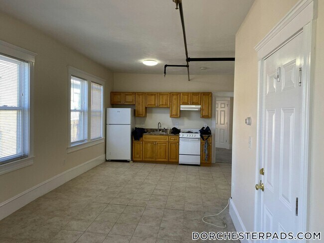Building Photo - 402 Neponset Ave