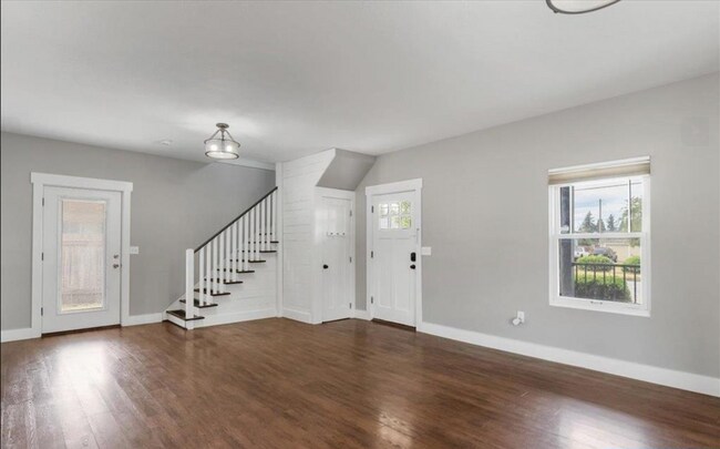 Foto del edificio - 3505 Lancaster Dr NE