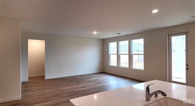 Foto del edificio - Modern Farmhouse Beauty in Almond Creek | 3 Bed / 2 Bath | 1,665 Sq Ft | Covered Patio & 2-Car Ga...