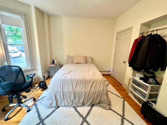 Foto del edificio - 682 E 6th St