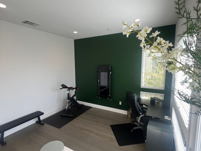 Foto del edificio - 2 Bedroom Condo in Richmond's Recreational...