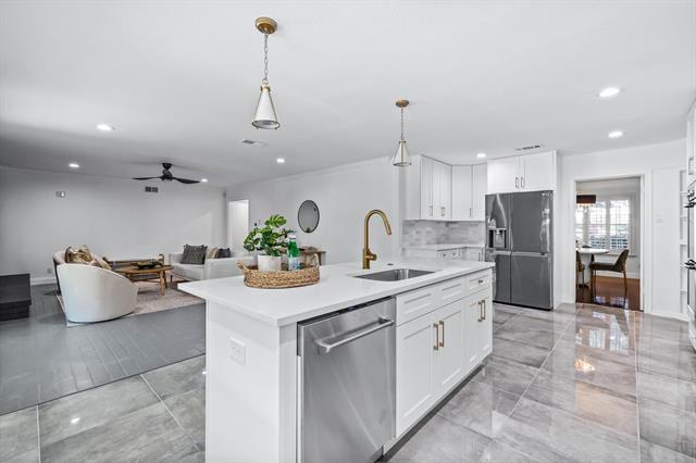 Foto del edificio - 7629 Spring Valley Rd
