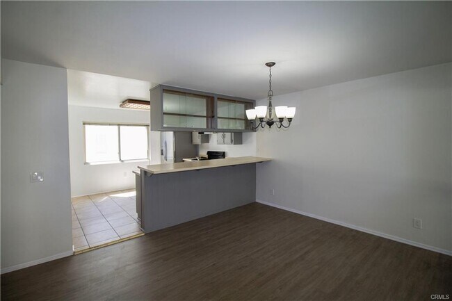 Foto del edificio - 6204 1/2 Shoup Avenue, Los Angeles, CA 91367 - 2 BR 3 BA townhouse