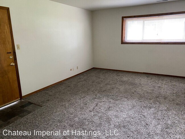Building Photo - 3020 Parklane Dr
