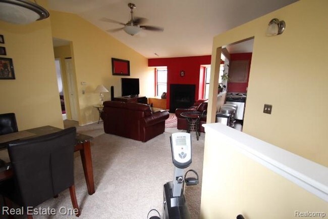 Foto del edificio - 21440 Indian Creek Dr