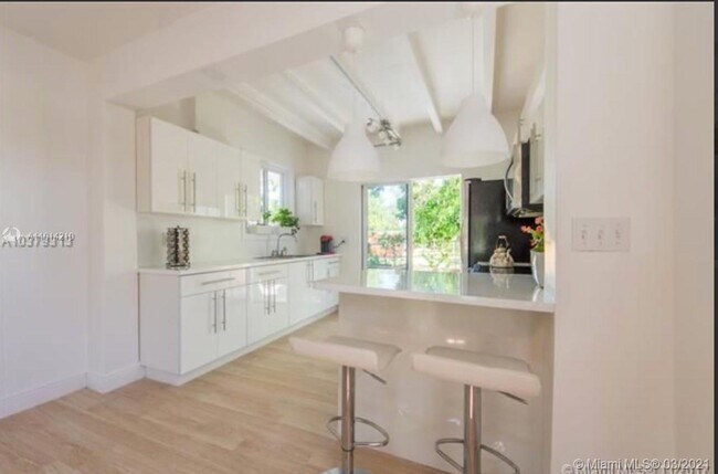 Foto del edificio - 11517 NE 12th Ave