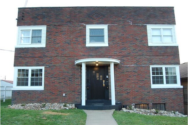 Building Photo - 1912 Oregon Ave