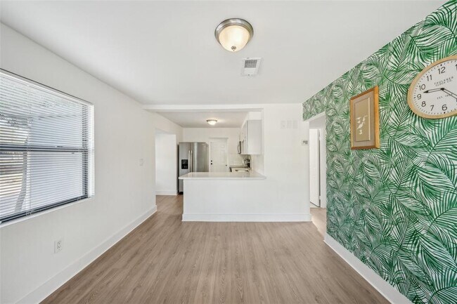 Foto del edificio - 1300 37th St S
