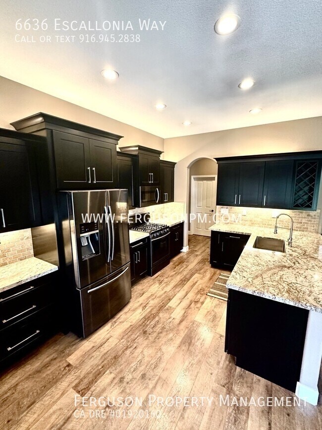Foto del edificio - 6636 Escallonia Way
