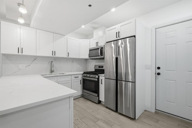 Building Photo - 1012 Palisade Ave