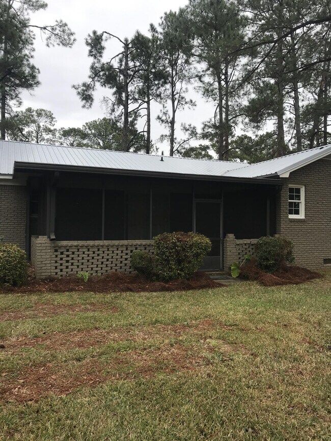 Building Photo - 1802 Dawson Rd