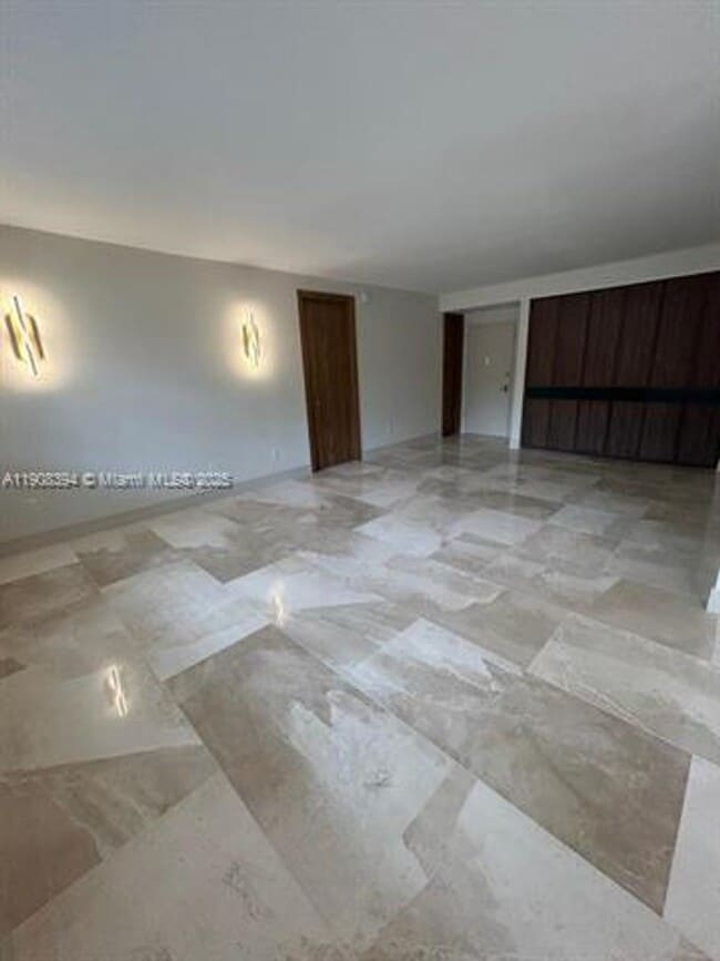 Foto del edificio - 1060 92nd St