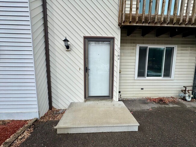 Building Photo - Charming 2 Bed 1.5 Bath in Gibsonia!